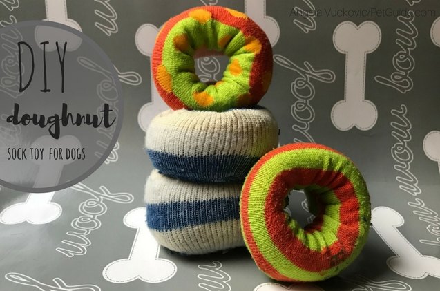 diy doughnut sock toy for dogs